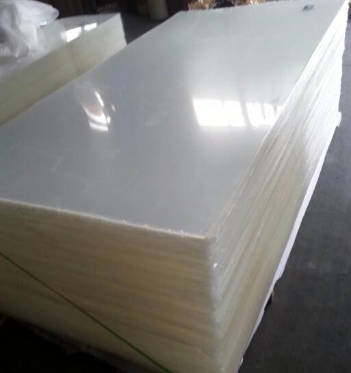 Döküm Akrilik Levhayı Temizle